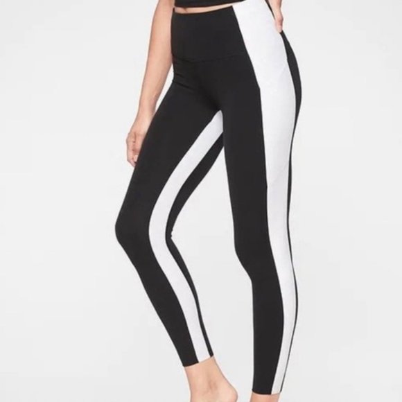 Athleta Pants - ATHLETA Yin Black and White 7/8 PowerVita Leggings Soft Medium